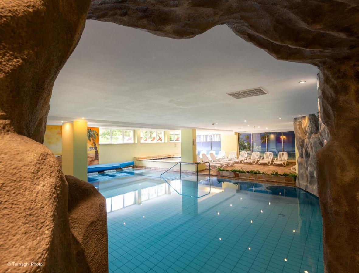 Hotel Alpen Andalo Buitenkant foto
