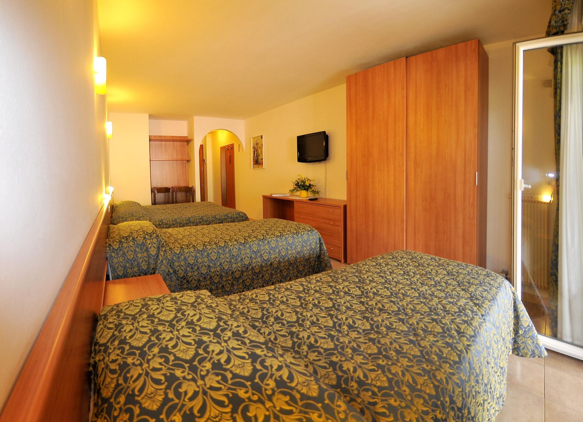 Hotel Alpen Andalo Buitenkant foto