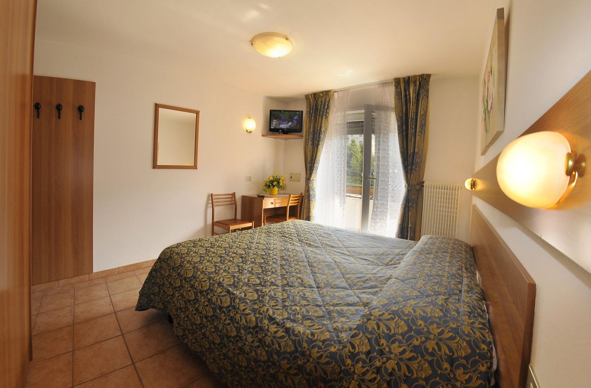 Hotel Alpen Andalo Buitenkant foto