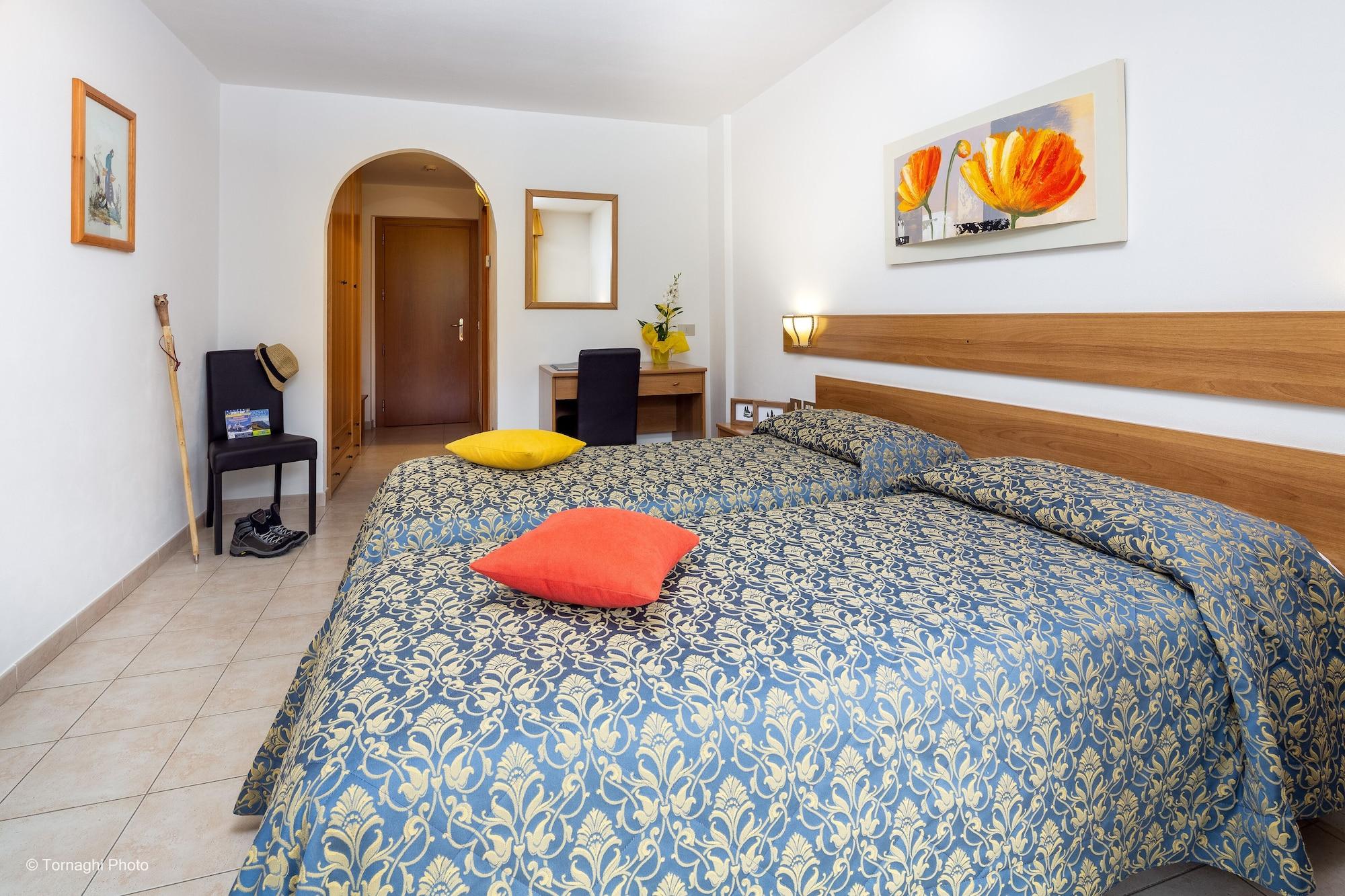Hotel Alpen Andalo Buitenkant foto