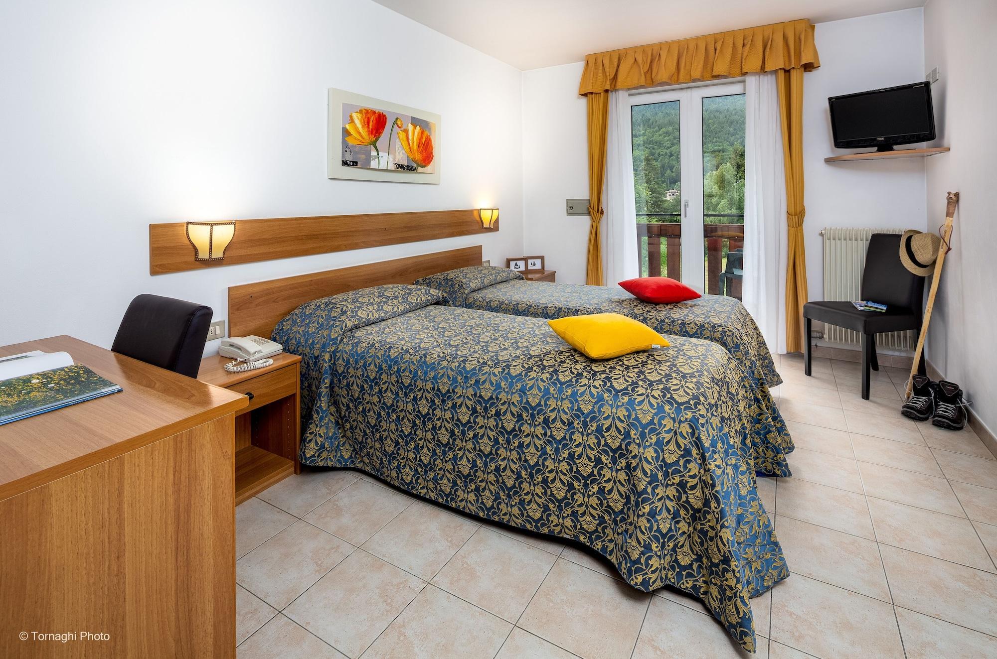 Hotel Alpen Andalo Buitenkant foto