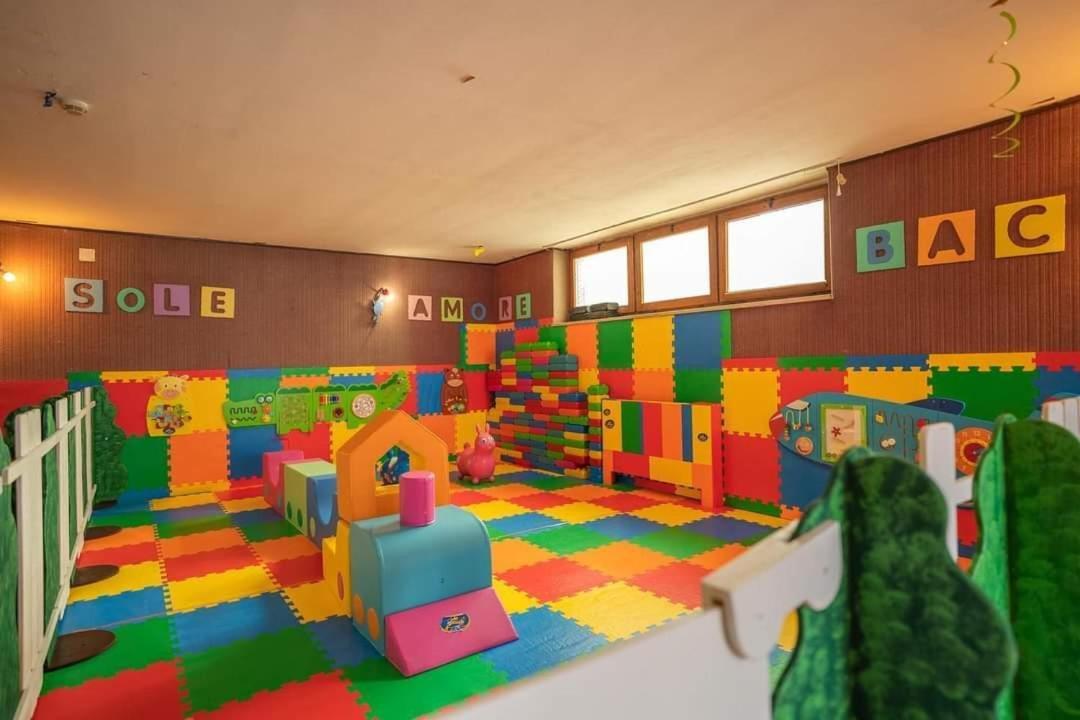 Hotel Alpen Andalo Buitenkant foto