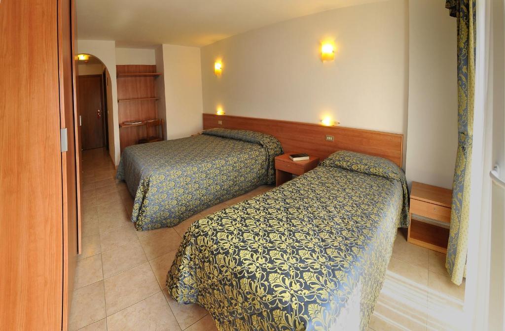 Hotel Alpen Andalo Kamer foto